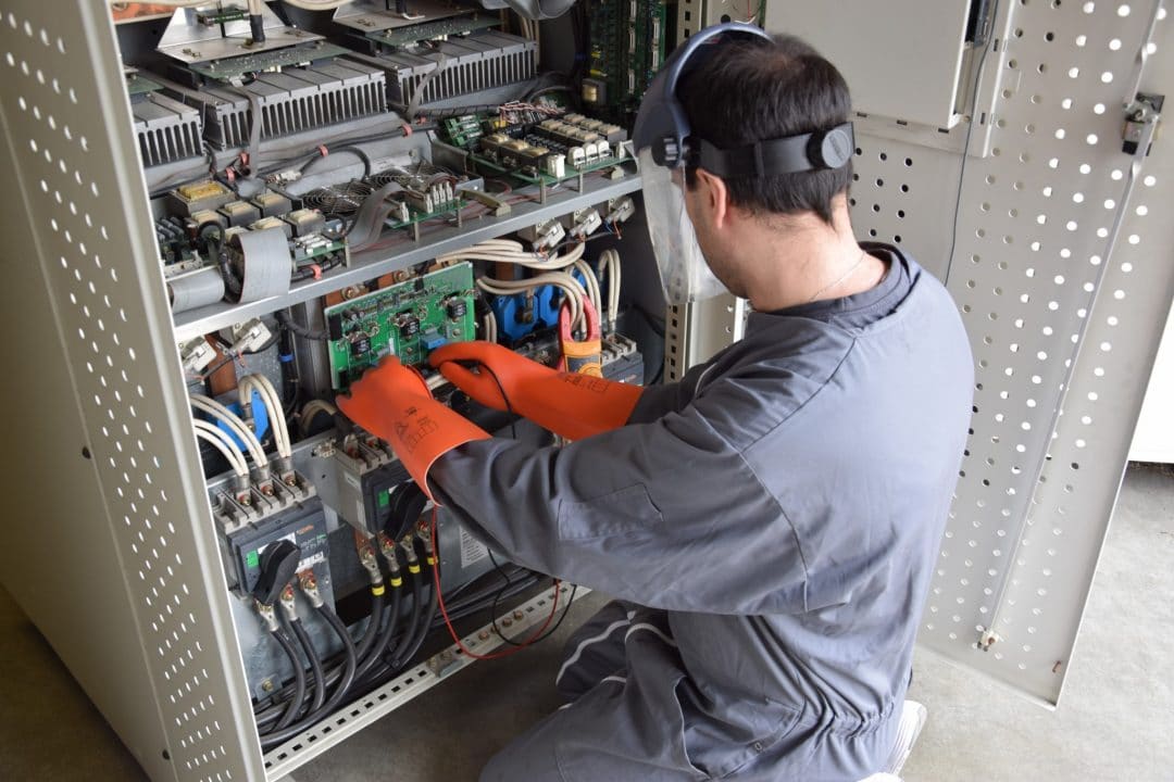 OCR Maintenance Électronique propose le service Installation & Assistance pour vos onduleurs, chargeurs et batteries.