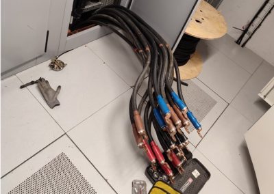 OCR Maintenance Électronique remplace 3 onduleurs SOCOMEC obsolètes par 3 onduleurs RIELLO Master de 160kVA