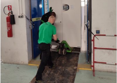 OCR Maintenance Électronique remplace 3 onduleurs SOCOMEC obsolètes par 3 onduleurs RIELLO Master de 160kVA