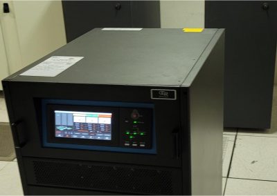 OCR Maintenance Electronque remplace de 2 onduleurs RIELLO Multi Sentry 30Kva par un onduleur OCR modulaire 3 x 15 Kva pour le Palais de justice.