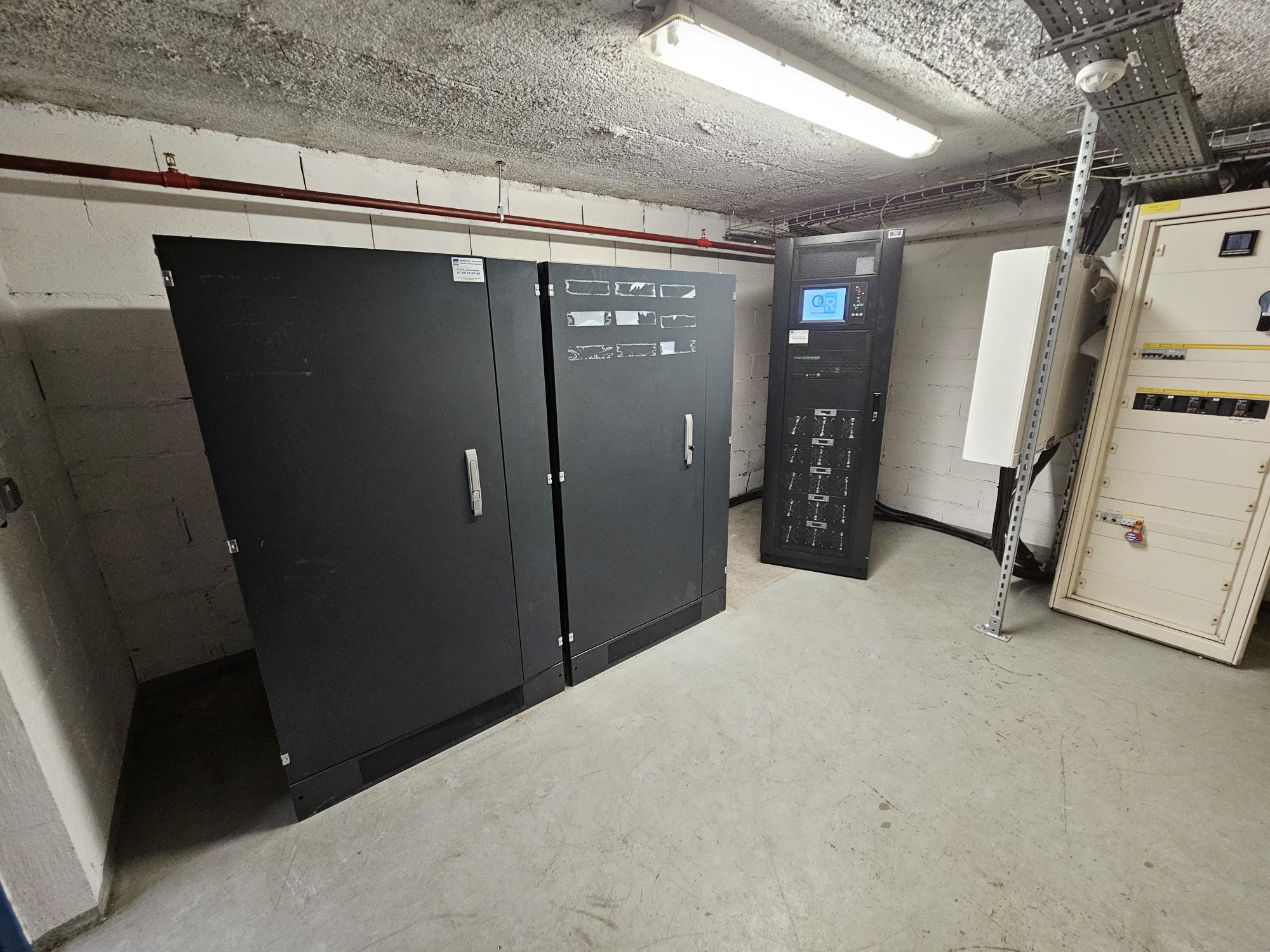 OCR Maintenance Électronique remplace un onduleur chloryde par un onduleur modulaire M-OCR de 160 kVA pour son client industriel évoluant dans l'aéronautique SAFRAN