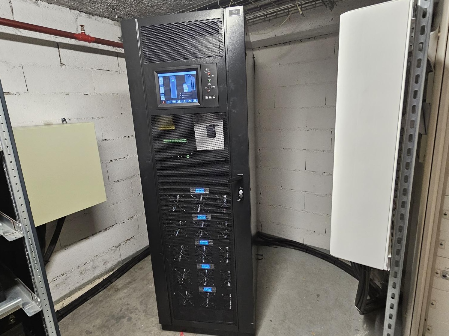 OCR Maintenance Électronique remplace un onduleur chloryde par un onduleur modulaire M-OCR de 160 kVA pour son client industriel évoluant dans l'aéronautique SAFRAN