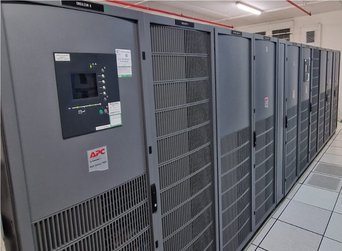 OCR Maintenance Électronique travaille pour un DataCenter Parisien, nous avons œuvrés durant 4 jours afin de remplacer les consommables de 4 onduleurs SCHNEIDER Galaxy 7000 300Kva